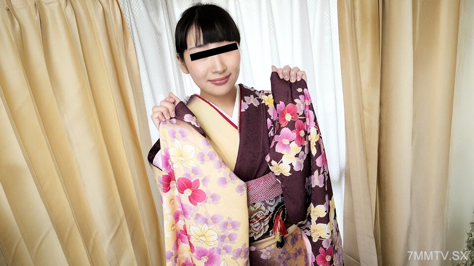 010326_01 一件長長的和服,胸部豐滿柔軟,由一位身上有穿孔的單身女性所寫。