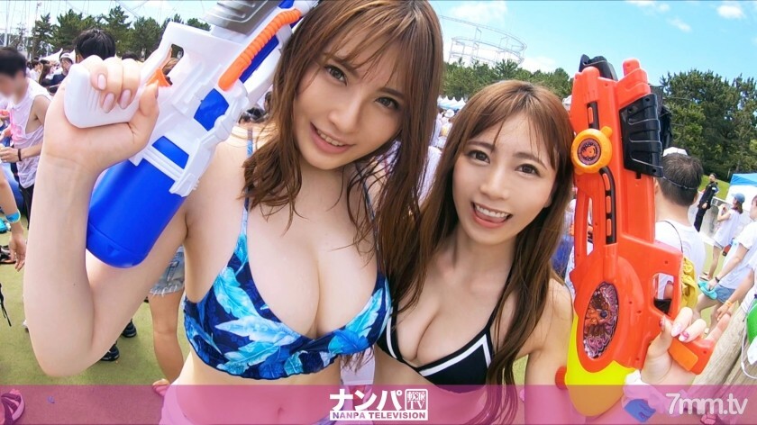 GANA-2142 Fa ● Fa ● Splash Nampa!在主題公園舉辦的祭典中發現的漂亮泳裝!會場的熱度如此之高,我能順利帶回家!一個人站在浴室裡,另一個人在做頑皮的惡作劇,4P就這樣開始了♪