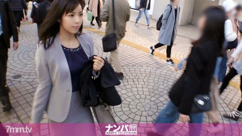 GANA-2068 認真的南帕,第一槍。 1322“令和”,在新宿有吉祥名的美人♪ 帶她去酒店喝酒,撕她的絲襪噴♪ 一個身材苗條的站立背影是必看的! !! 视频封面