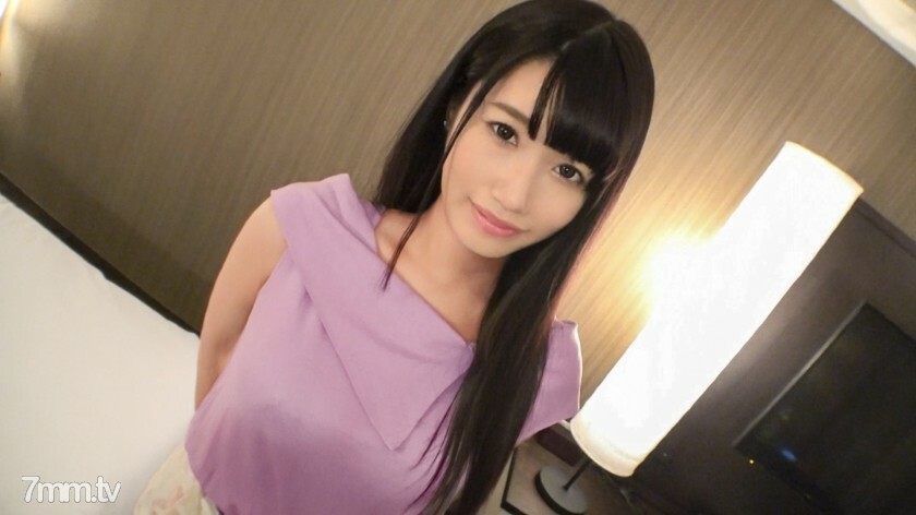 SIRO-3811 【第一槍】網上AV申請→AV體驗拍攝977 乾淨利落的女大學生決定出演AV展現真實自我!在鏡頭前,炫耀一下緊繃到足以擠壓精子的討厭的一面